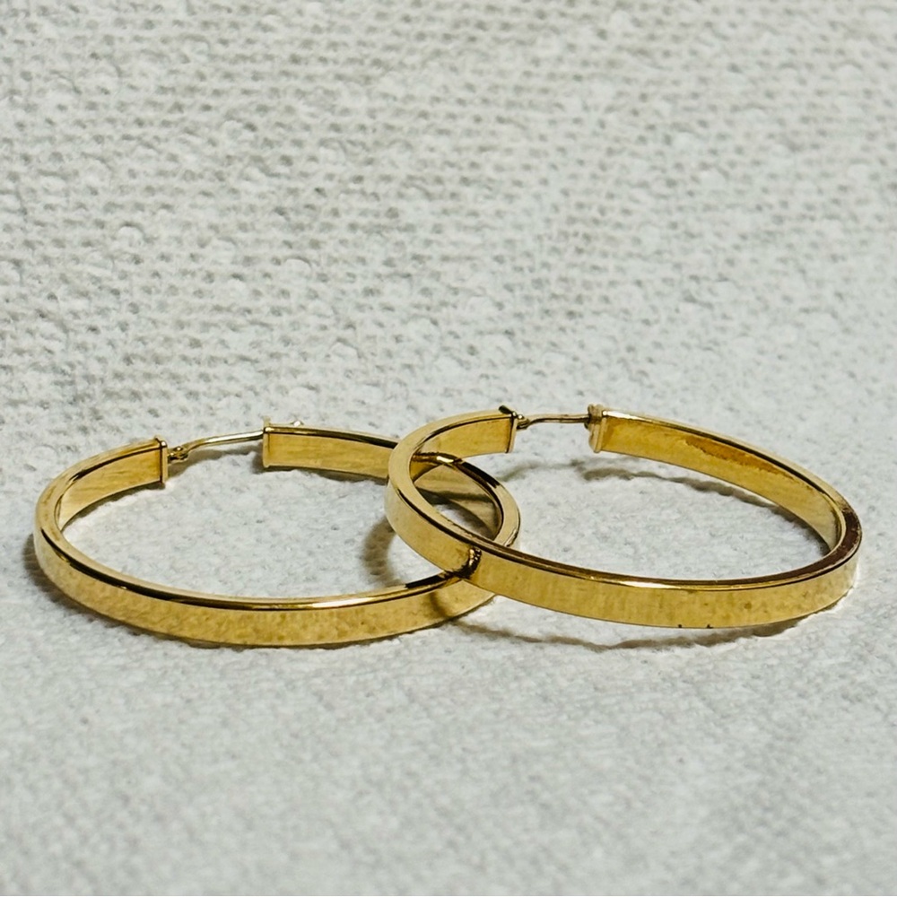 Gold-Tone Flat Hoop Earrings - Classic Women's Jewelry